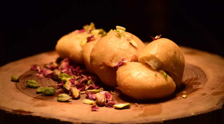 Mawa Kachori