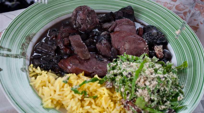 Andre Ribeiro:Creative Commons Feijoada_completa