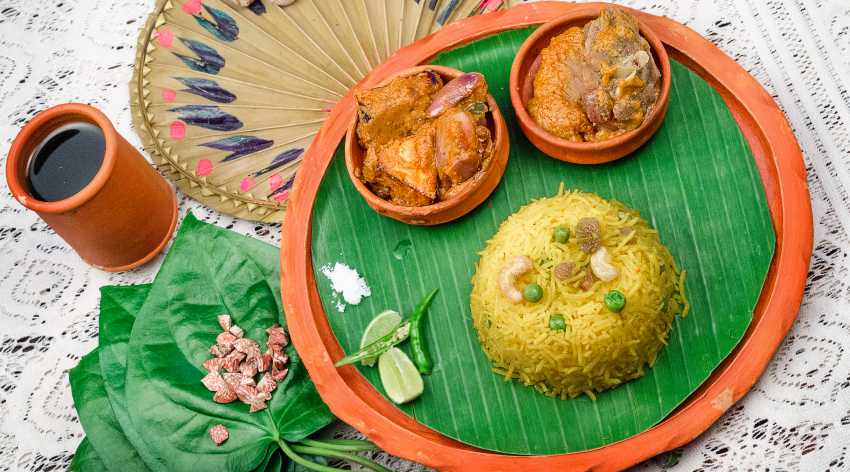 Bengali_Peas_Pulao_with_Mutton_Masala_-_Traditional_Bengali_Style