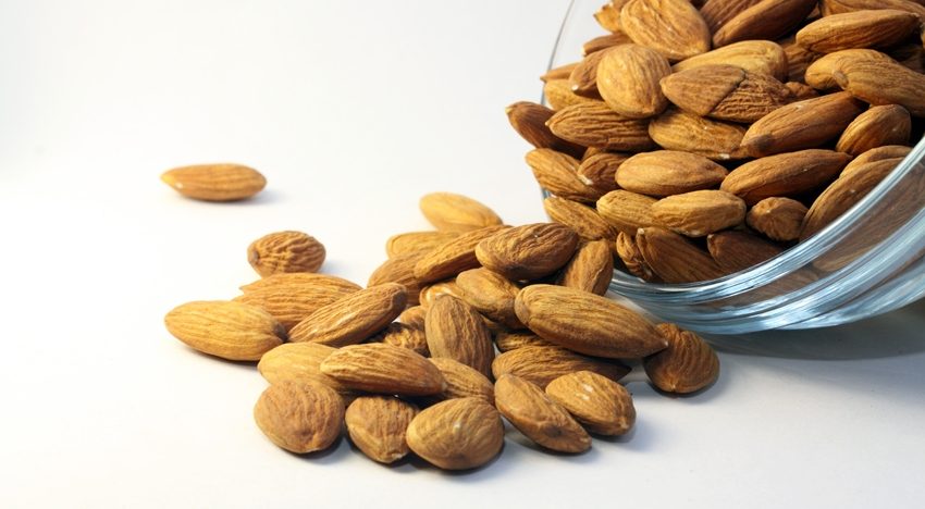 6 reasons to eat almonds