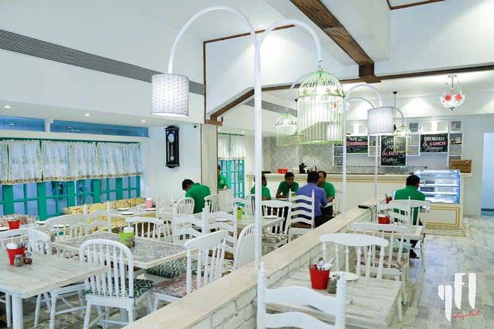 Grandmama's Cafe Juhu interior 3