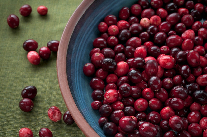 cranberries by pen waggener - flickr