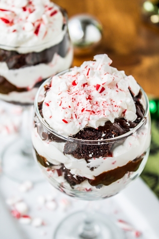 Candy Cane Brownie Cups - Apron Patisserie