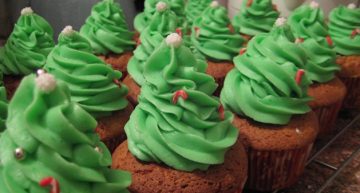 Seven pretty ways to decorate your Christmas treats