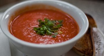 Recipe: Easy red pepper and tomato soup