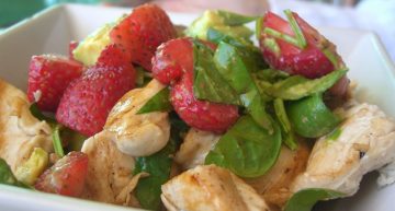 Recipe: Easy chicken and strawberry salad